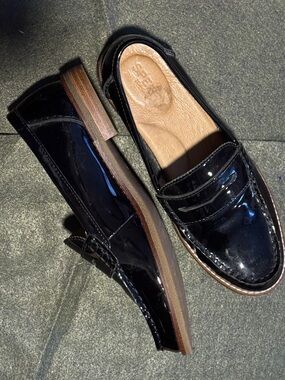 Sperry Women’s Black Patent Leather Penny Loafers